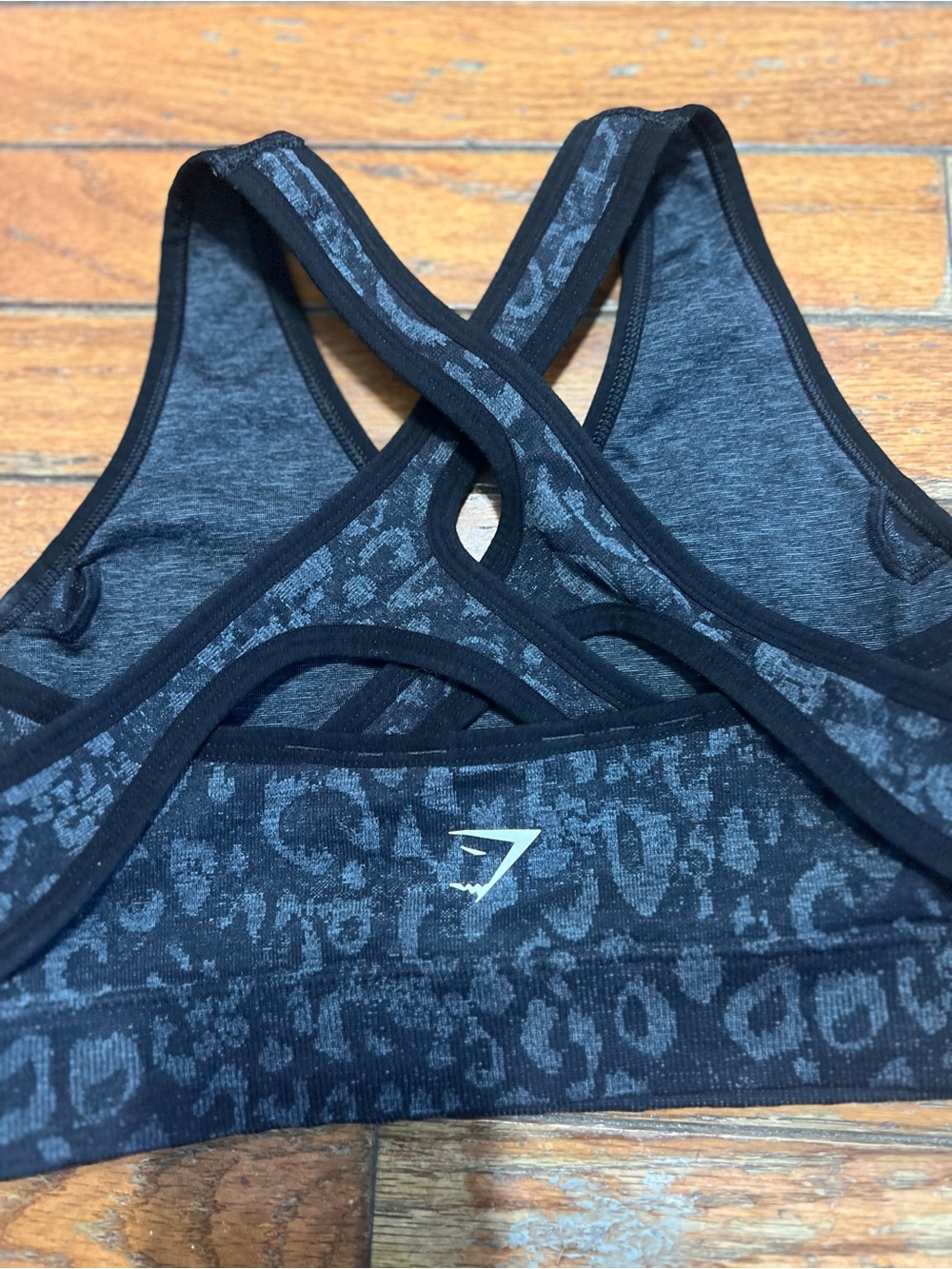 Gymshark Black Charcoal Leopard Seamless Sports Bra - Picture 4 of 6